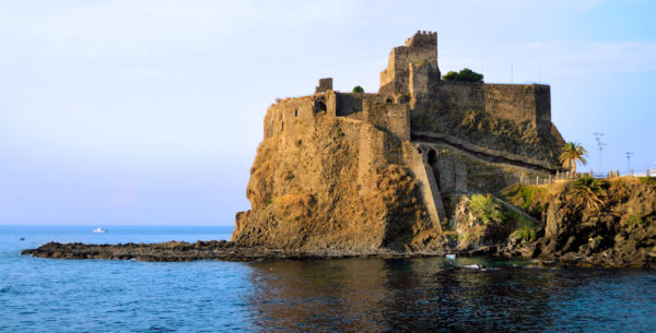 Sailing tour Sicily
