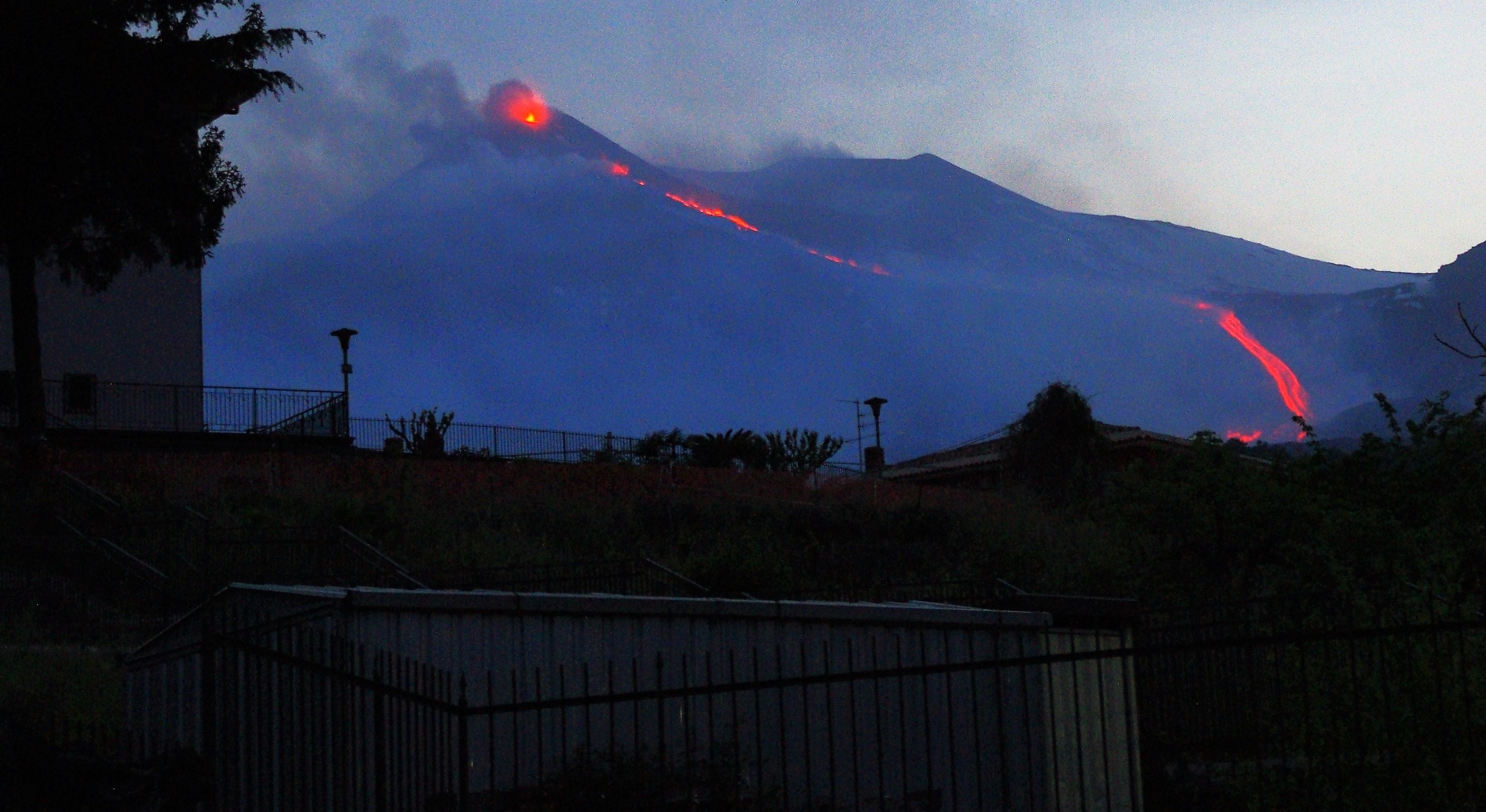 etna eruz laterali