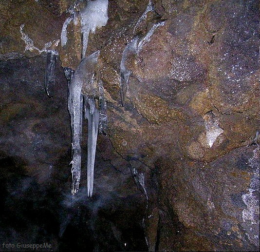 grotta del gelo ice