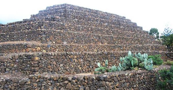 pyramids etna2