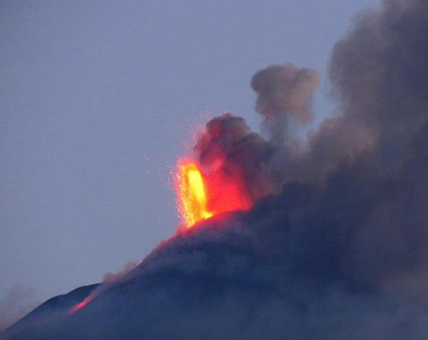 etna new eruptive style02