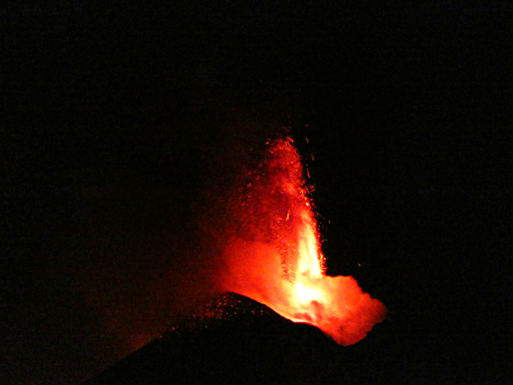 etna eruption aug 13