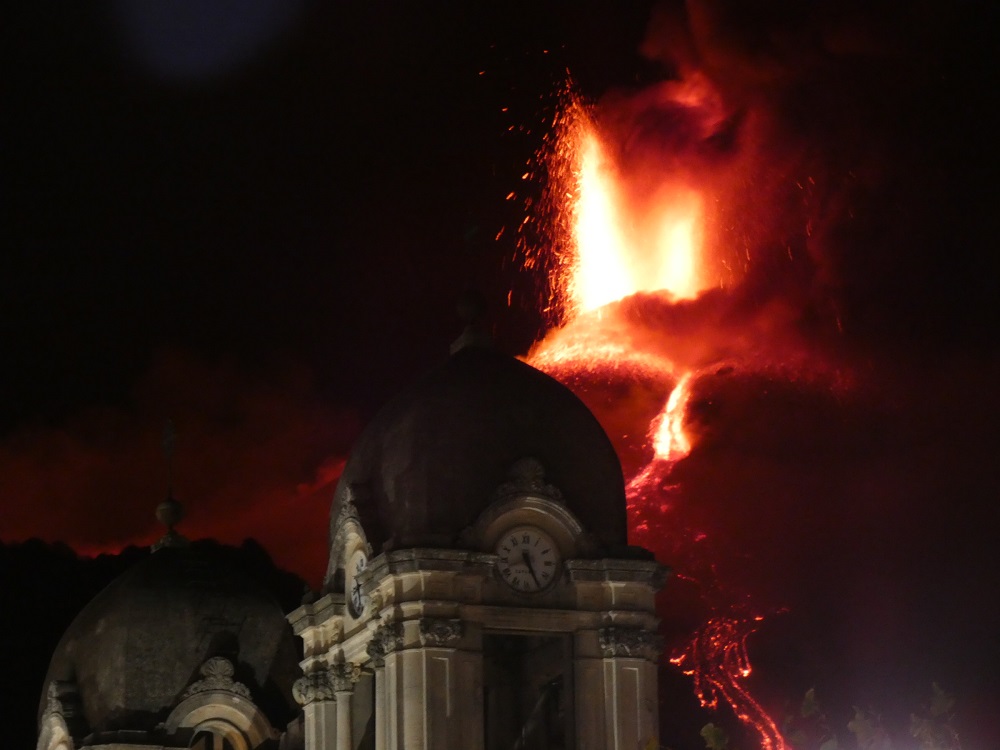 ETNA ERUPTION dec1