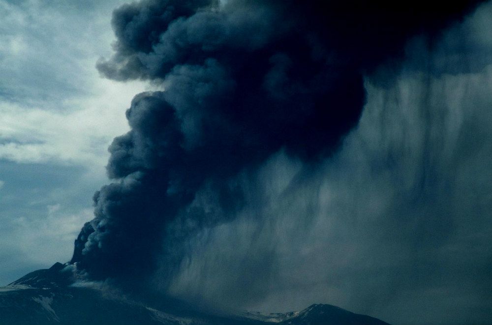 voragine eruption